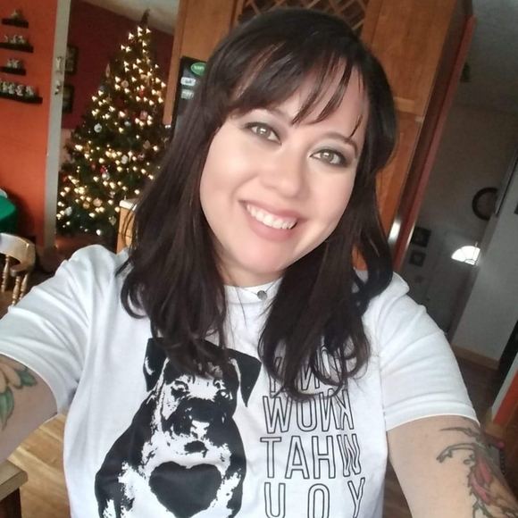 Meet your Posher, Beth - Picture 1 of 1